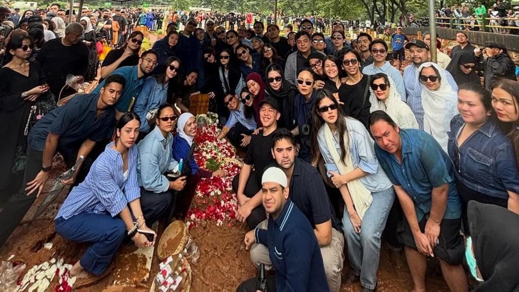 Biru untuk Vidi: Lebih dari Sekadar Warna, Ini Makna Mendalam di Balik Pilihan Sahabat dan Keluarga