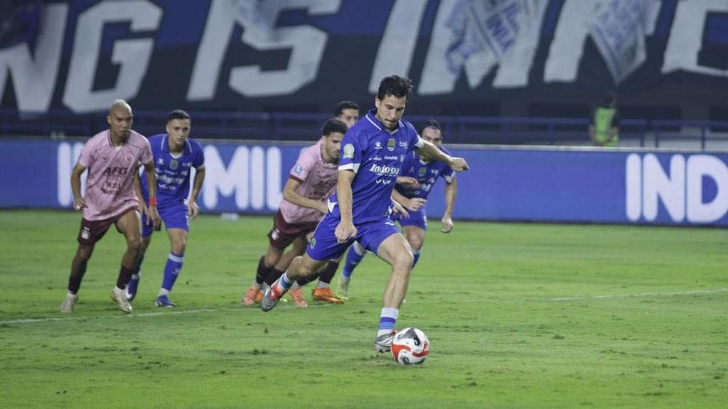 GBLA Kembali Bergemuruh: Persib Tancapkan Dominasi Mutlak Usai Bantai Persik Kediri